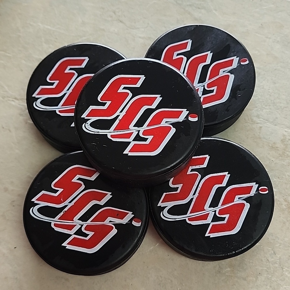Set of 5 Lindsay Canada SCS hockey pucks